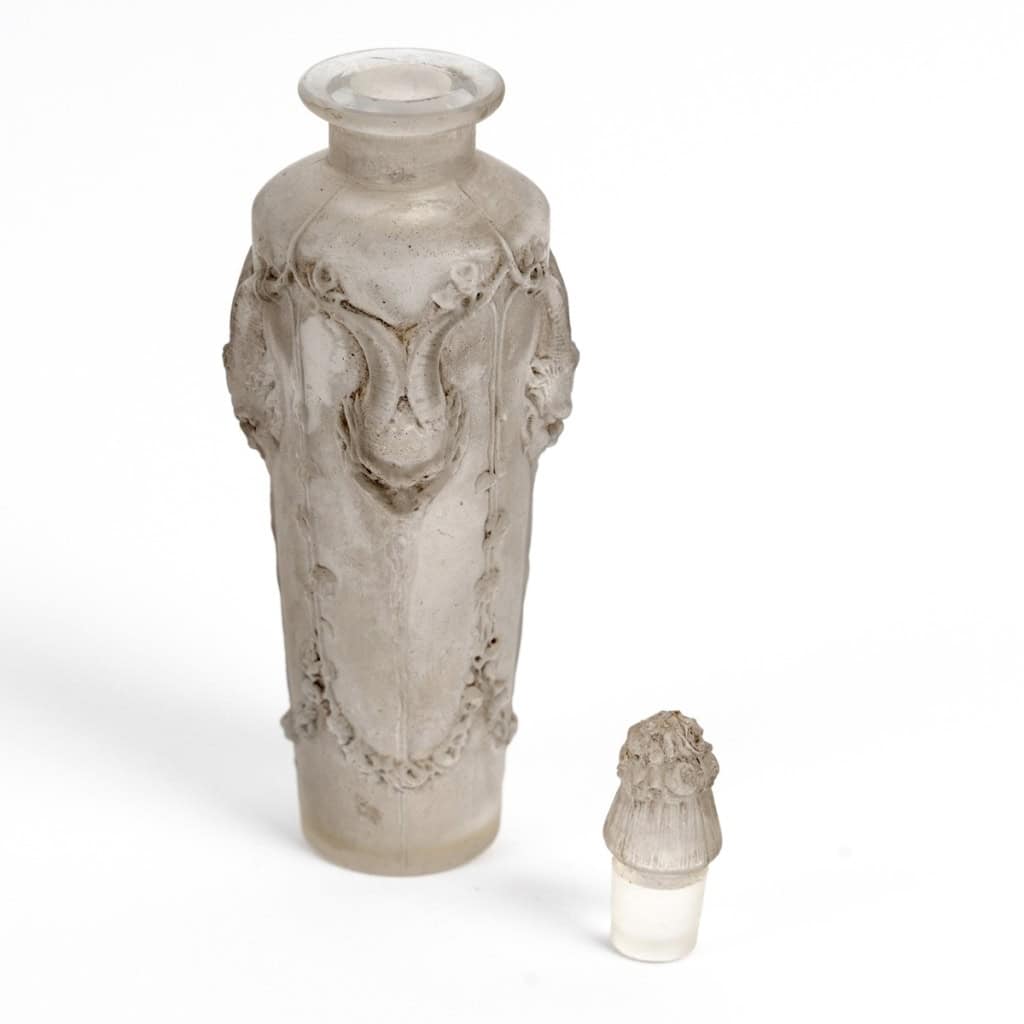 1920 René Lalique – Flacon Pan Verre Blanc Patiné Gris 4