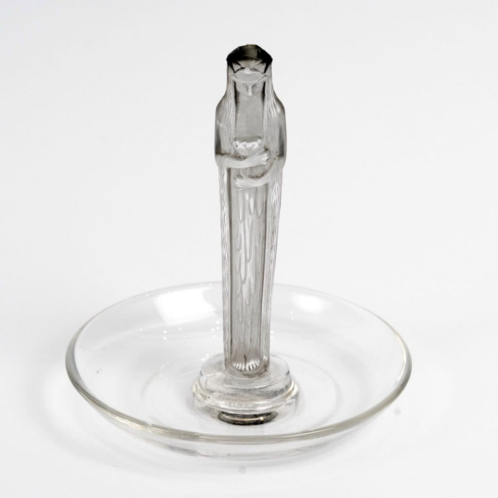 1925 René Lalique – Baguier Cendrier Statuette Source de la Fontaine Verre Blanc Patiné Gris 3