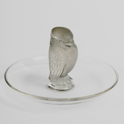 1931 René Lalique – Baguier Cendrier Rapace Verre Blanc Patiné Gris