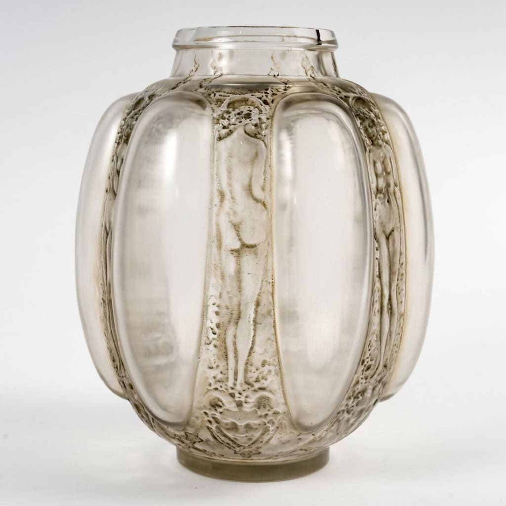 1912 René Lalique – Vase Six Figurines et Masques Verre Blanc Patiné Gris Vert 5