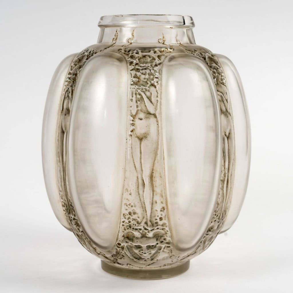 1912 René Lalique – Vase Six Figurines et Masques Verre Blanc Patiné Gris Vert 7