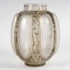 1912 René Lalique – Vase Six Figurines et Masques Verre Blanc Patiné Gris Vert 20