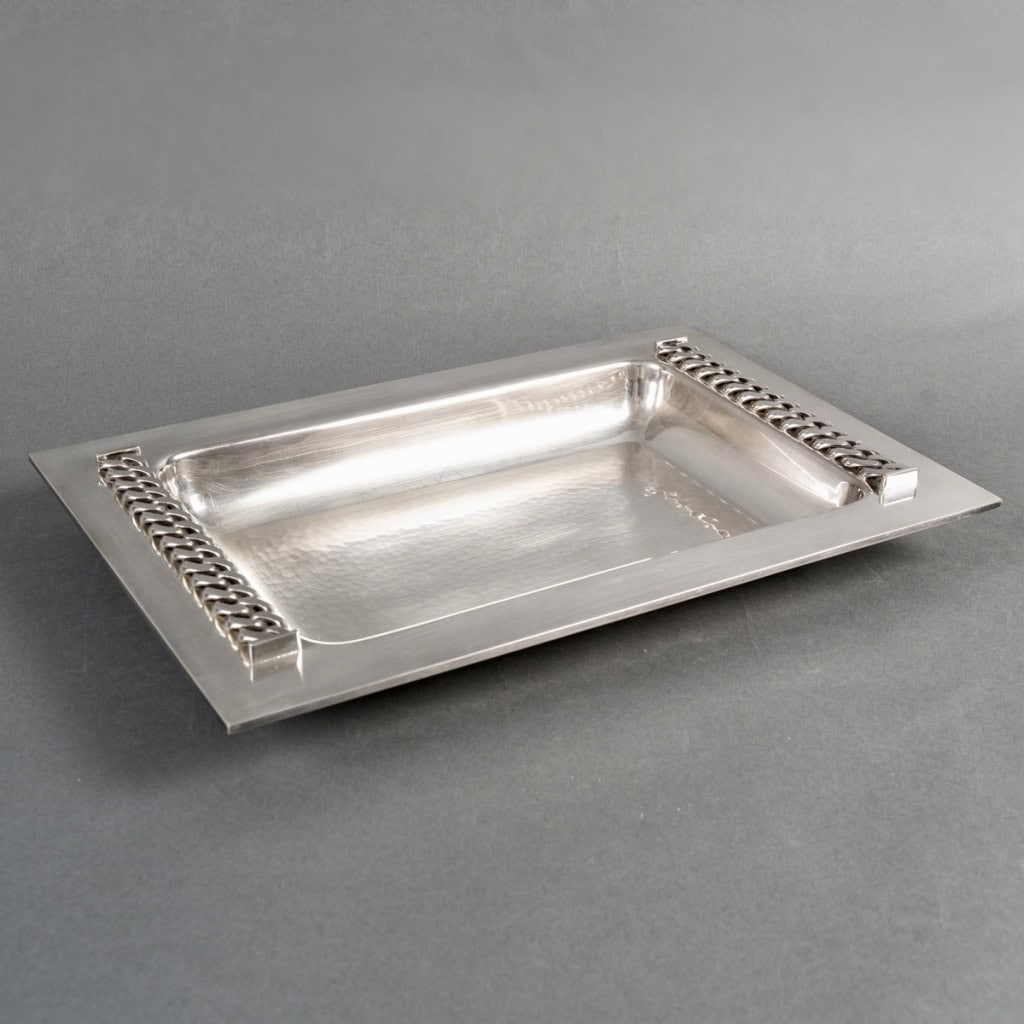 Jean Desprès – Coupe Plat Gourmette Métal Argenté Martelé 4