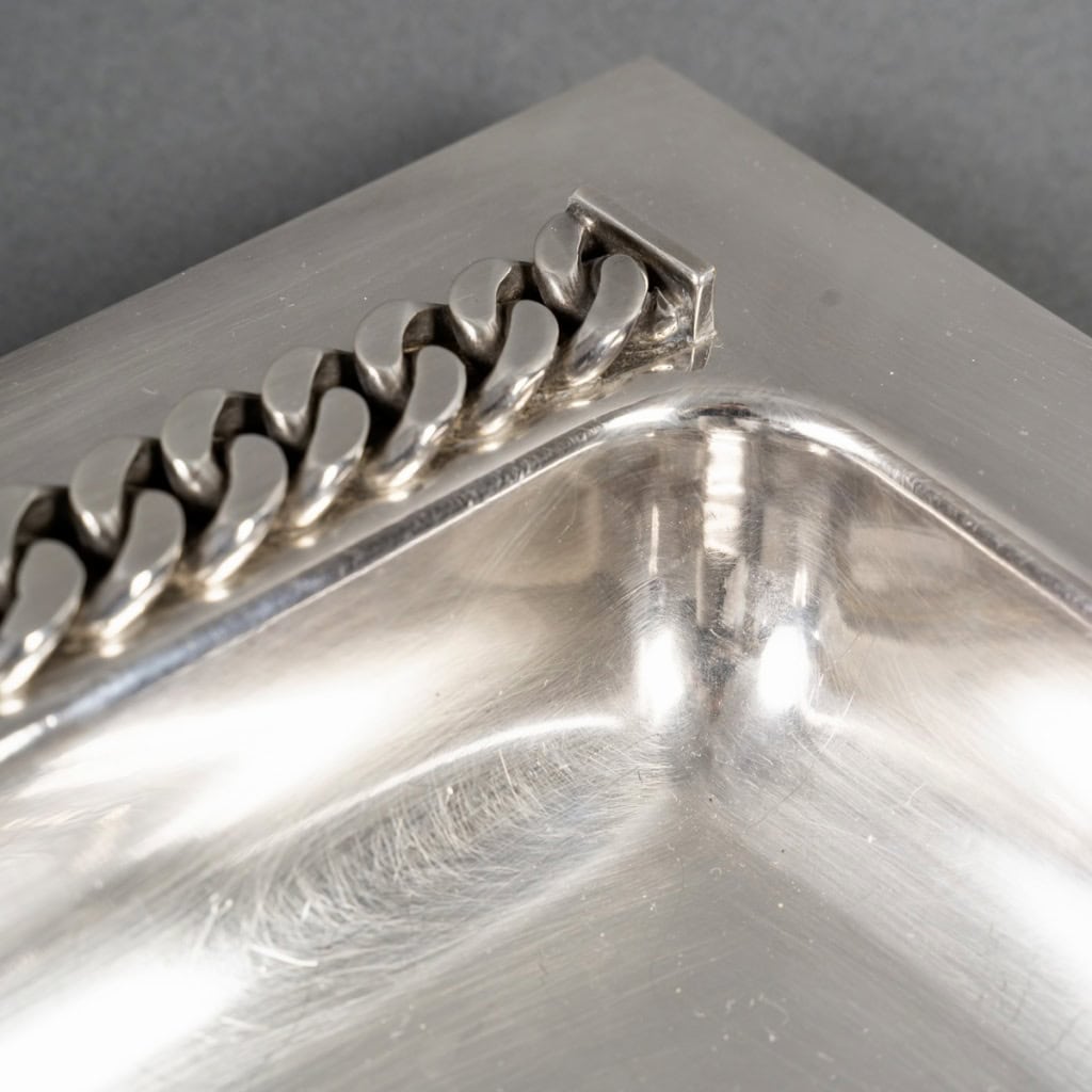 Jean Desprès – Coupe Plat Gourmette Métal Argenté Martelé 8