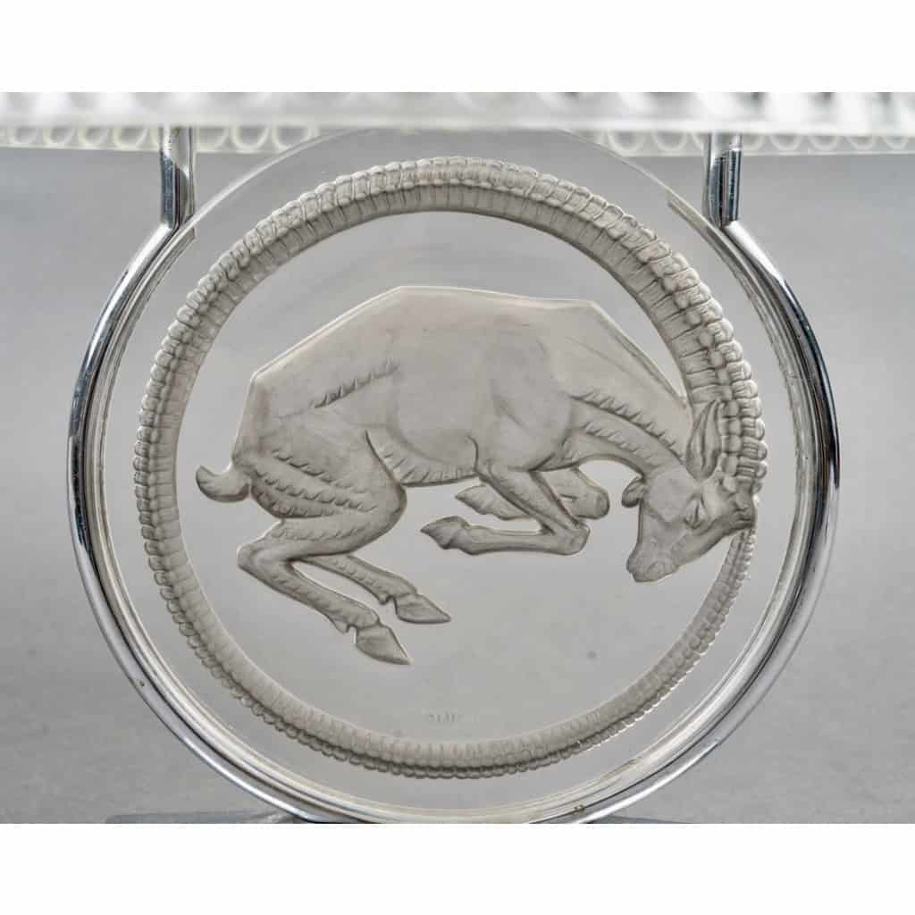 1931 René Lalique – Lampe Art Déco Bélier Verre Blanc Patiné Gris 8