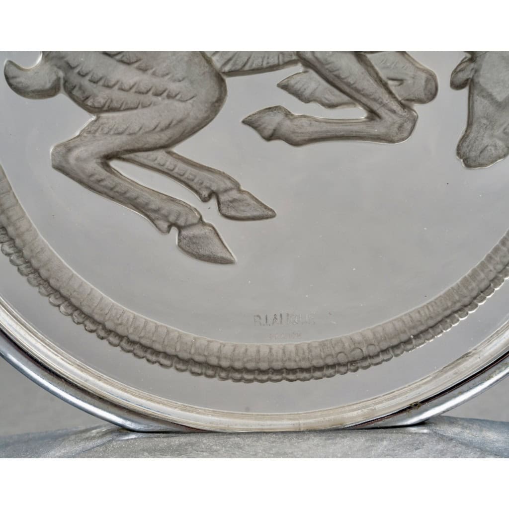 1931 René Lalique – Lampe Art Déco Bélier Verre Blanc Patiné Gris 10