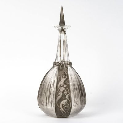 1911 René Lalique – Carafe Sirènes et Grenouilles Verre Blanc Patiné Gris