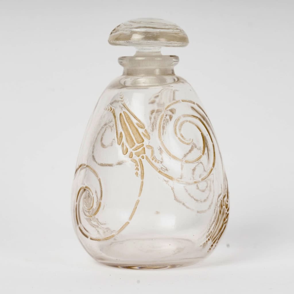1912 René Lalique – Flacon Capricornes Verre Blanc Patiné Sépia 5