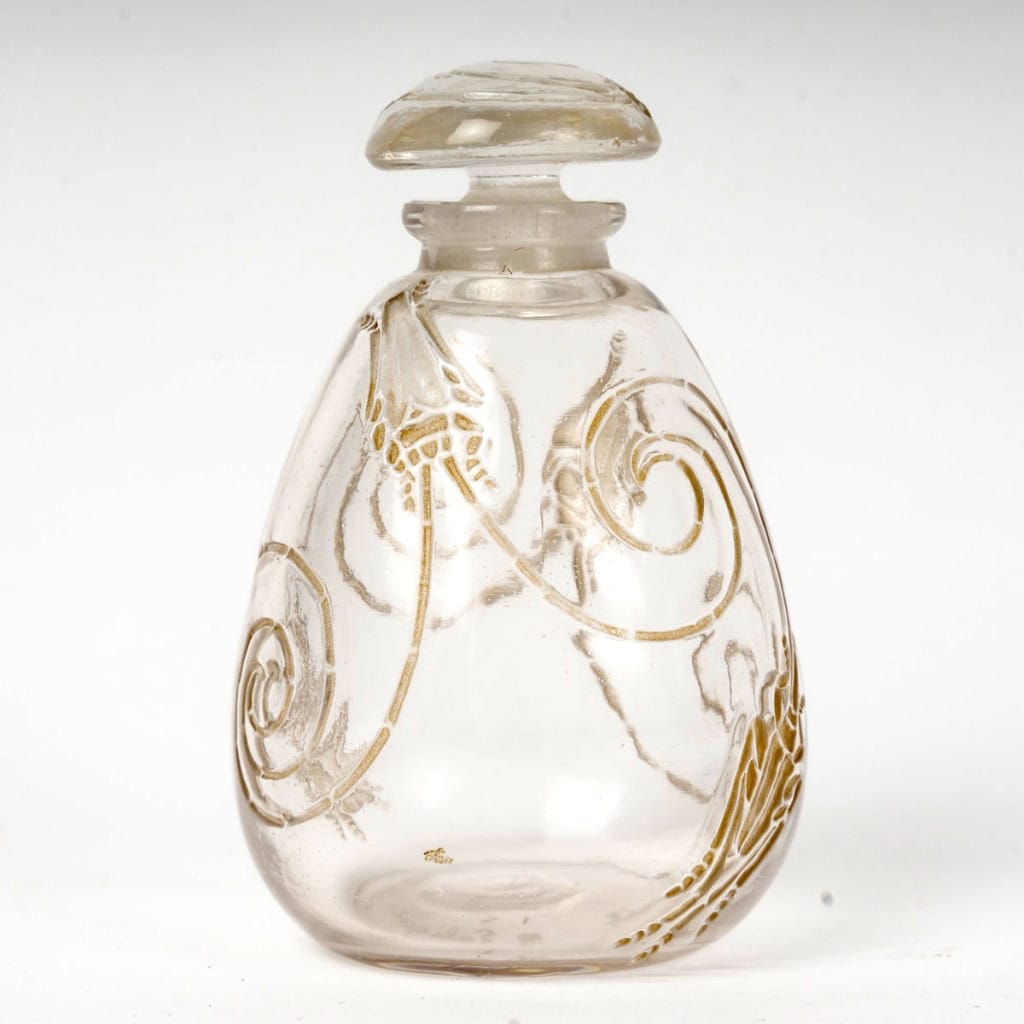 1912 René Lalique – Flacon Capricornes Verre Blanc Patiné Sépia 4