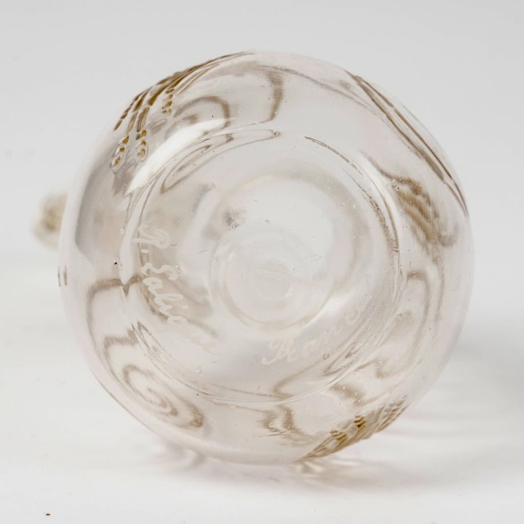 1912 René Lalique – Flacon Capricornes Verre Blanc Patiné Sépia 7