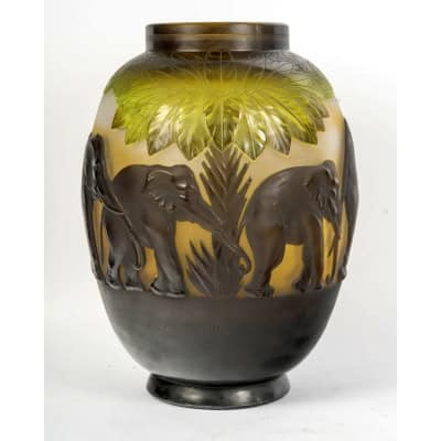 1925 Emile Gallé – Vase Eléphants Verre Multicouche Brun, Jaune et Vert