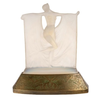 1925 René Lalique – Statuette ‘Suzanne’ verre opalescent