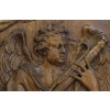 Paire de panneaux en bois sculpté d’anges musiciens. 16