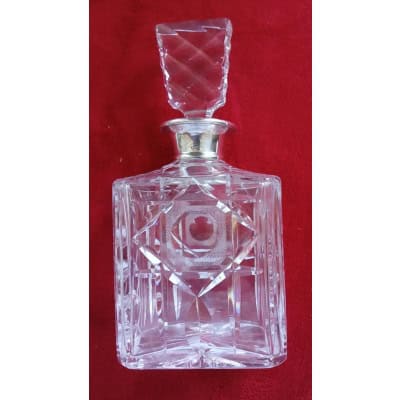 Carafe à whisky rectangulaire en cristal col monture argent anglais 3