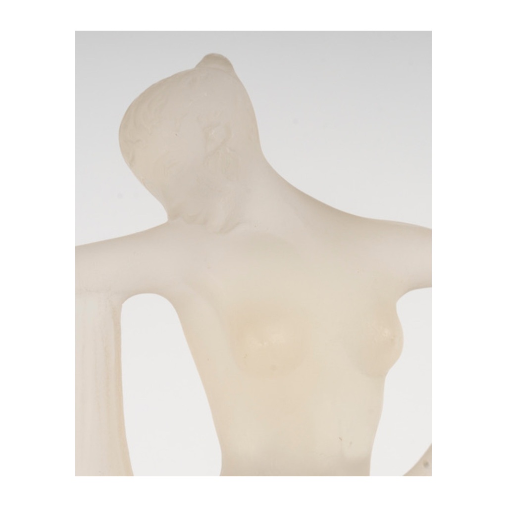 1925 René Lalique – Statuette ‘Suzanne’ verre opalescent 5