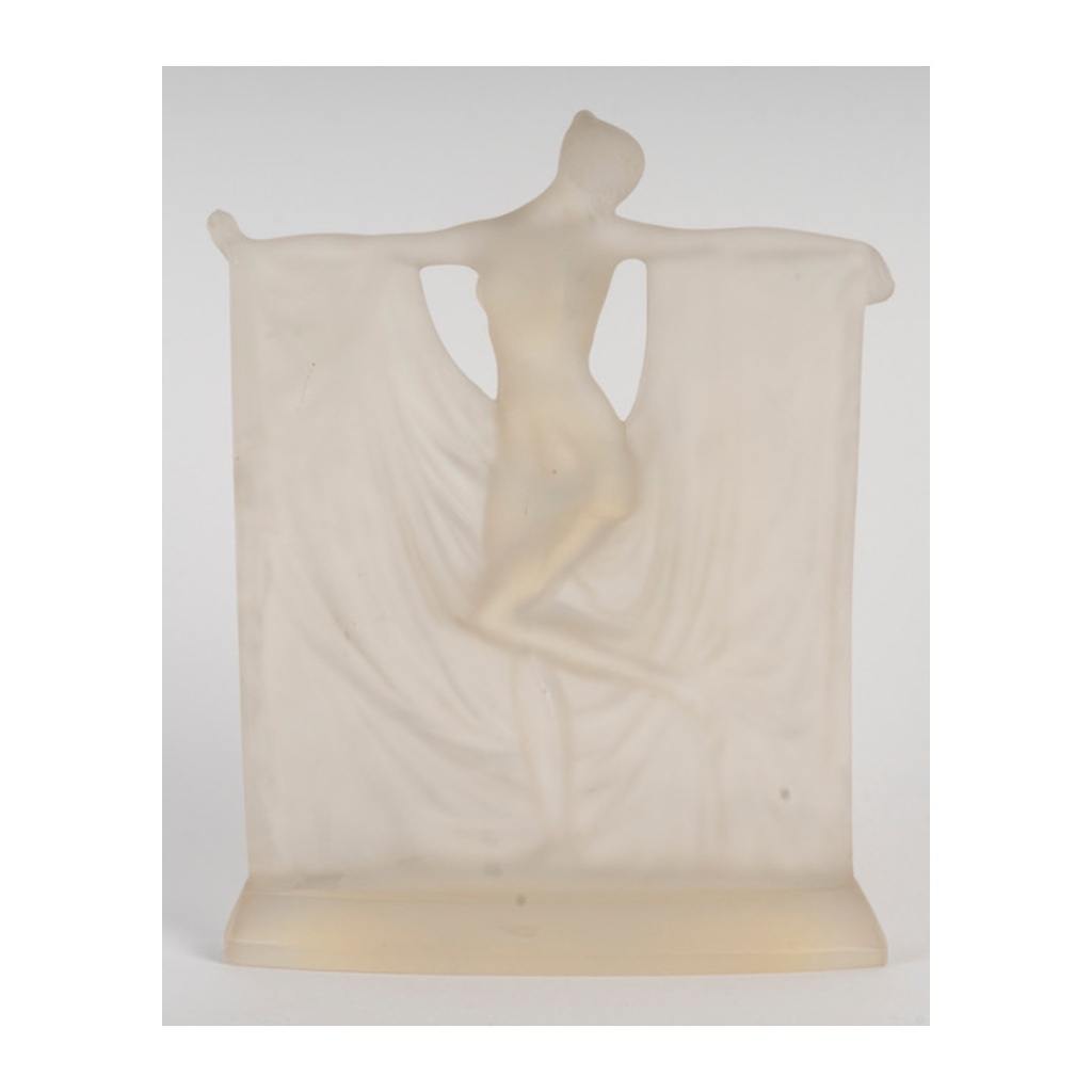 1925 René Lalique – Statuette ‘Suzanne’ verre opalescent 10