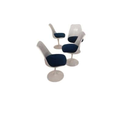 Eero SAARINEN (1910-1961) & KNOLL INTERNATIONAL (éditeur) 4 chaises pivotantes