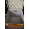Malle Moynat à chapeaux , forme cube en toile orange. 34