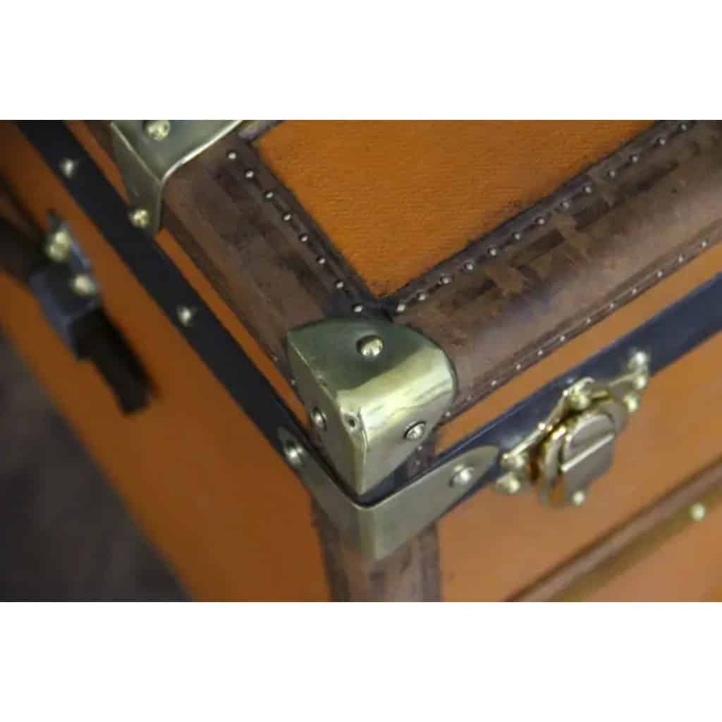 Malle Moynat à chapeaux , forme cube en toile orange. 19