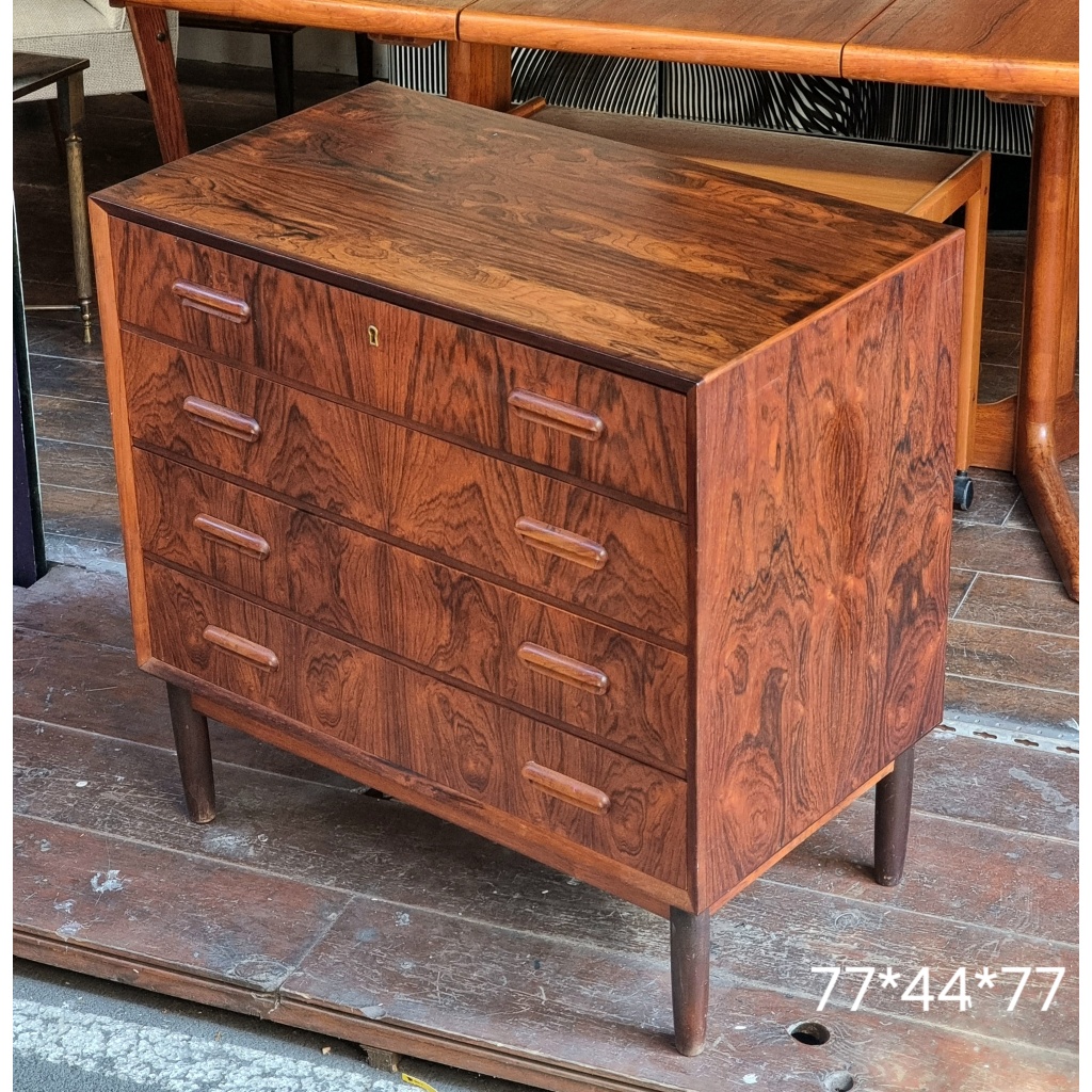 Commode vintage scandinave en palissandre 1960 4