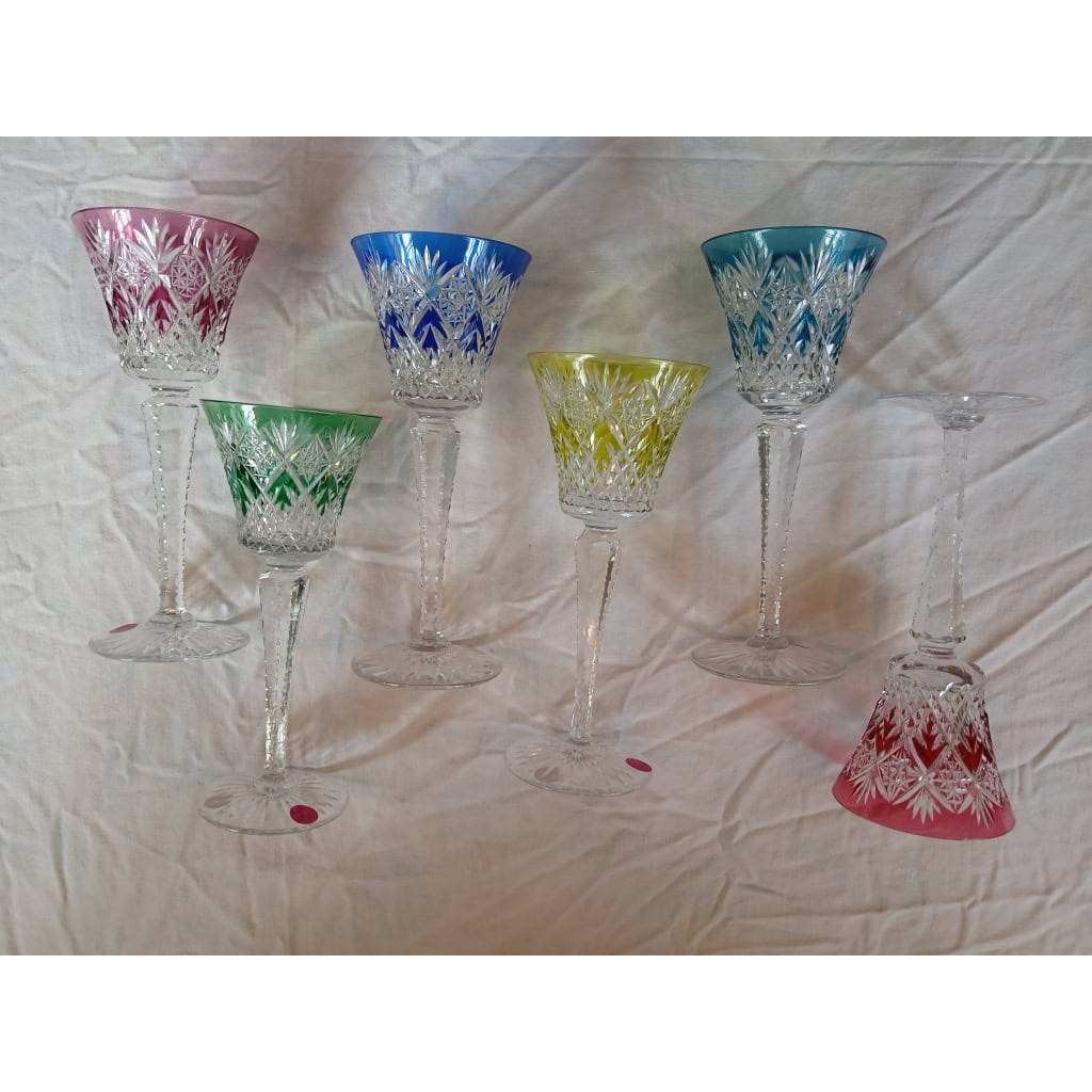 6 grands verres de couleurs Roemer signés Saint Louis  » Musset » 12