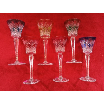 6 grands verres de couleurs Roemer signés Saint Louis  » Musset »
