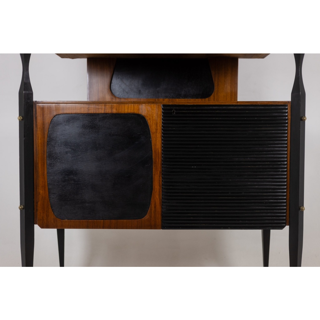 Paire de cabinets italiens en placage de teck. Années 1960. LS65632009/2P 8