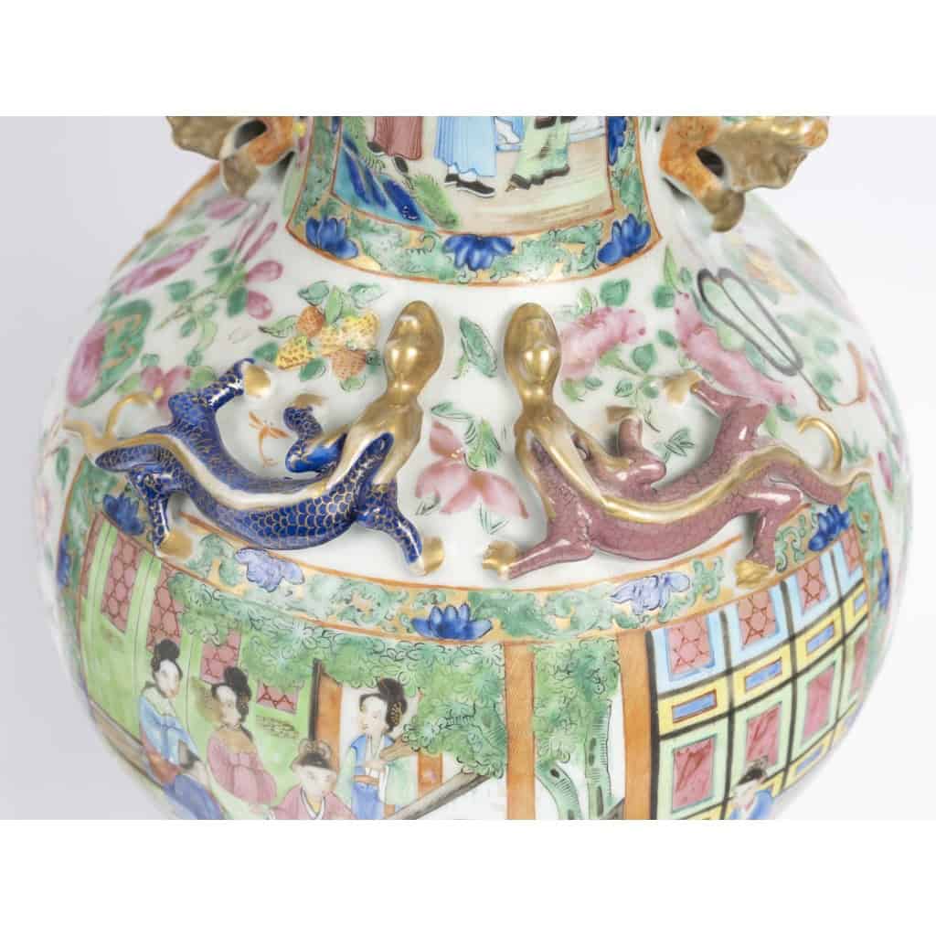 Paire de vases Canton pouvant former des lampes , XIXème siècle. 6