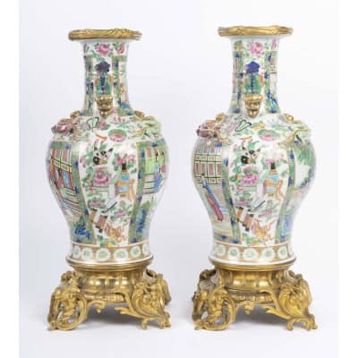 Paire de vases Canton pouvant former des lampes , XIXème siècle.