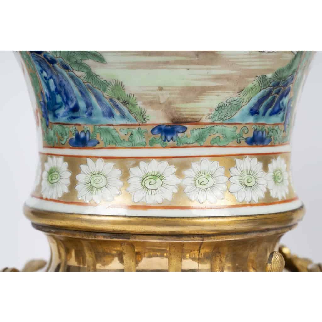 Paire de vases Canton pouvant former des lampes , XIXème siècle. 15
