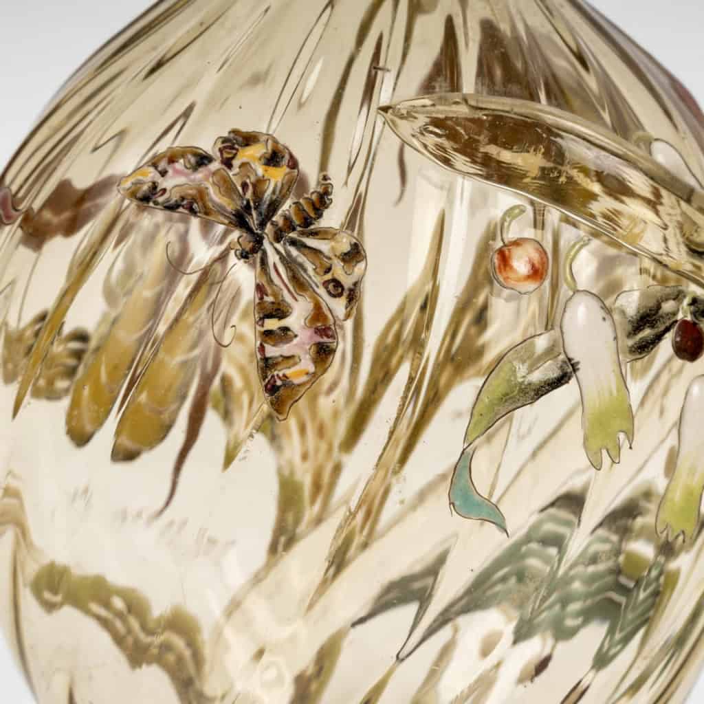 1890 Cristallerie Emile Gallé – Flacon Carafe Verre Jaune Emaillé Fleurs Papillon 11