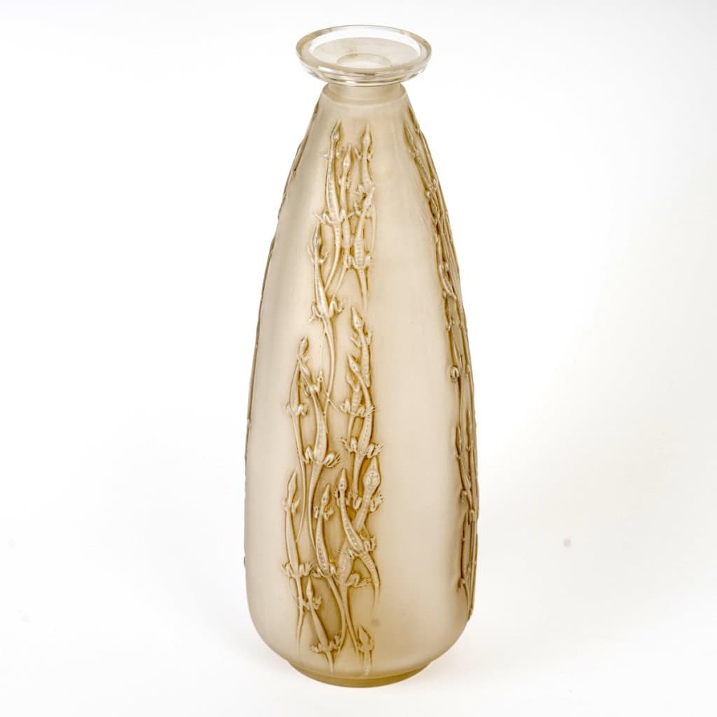 1912 René Lalique – Vase Quatre Groupes de Lézards Verre Blanc Patiné Sépia 4