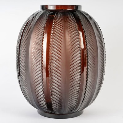 1932 René Lalique – Vase Biskra Verre Rouge Ambré Patiné Blanc