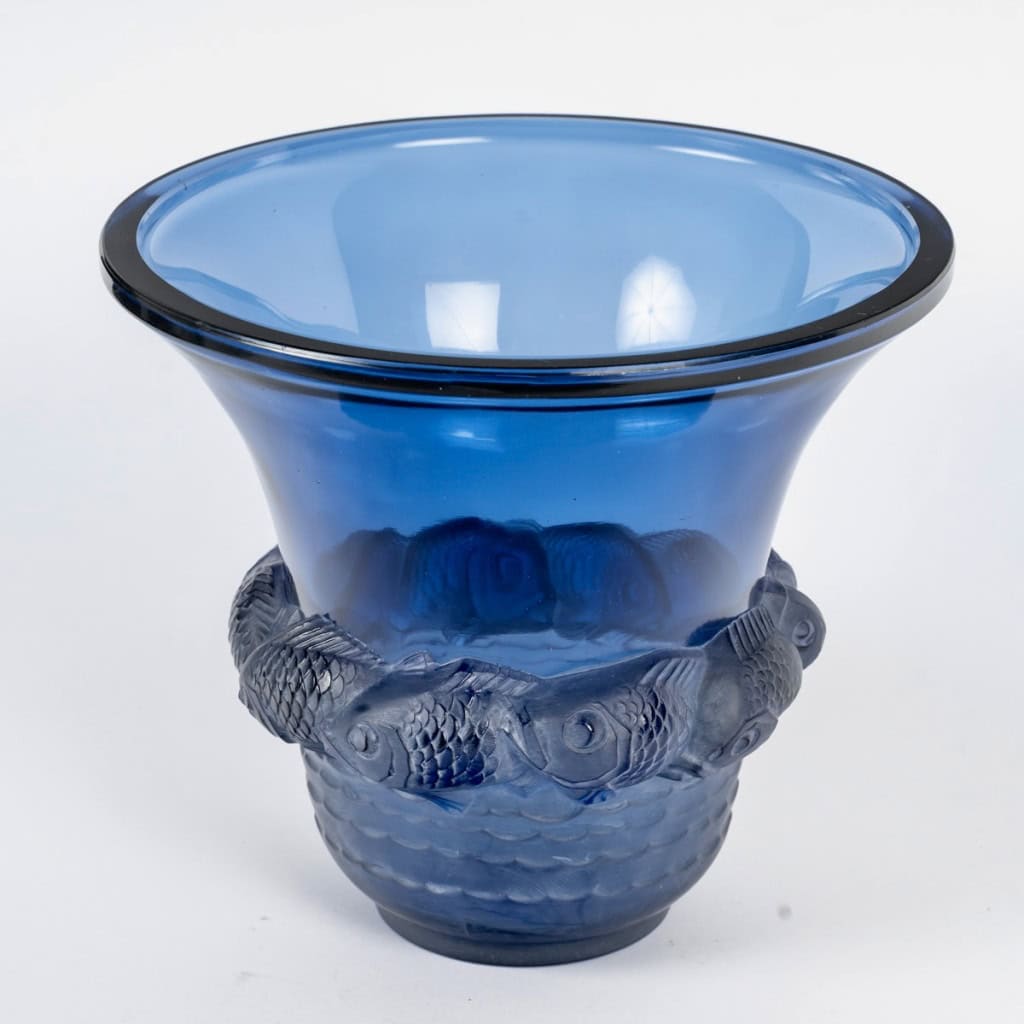 1930 René Lalique – Vase Piriac Verre Bleu Saphir Patiné Blanc 4