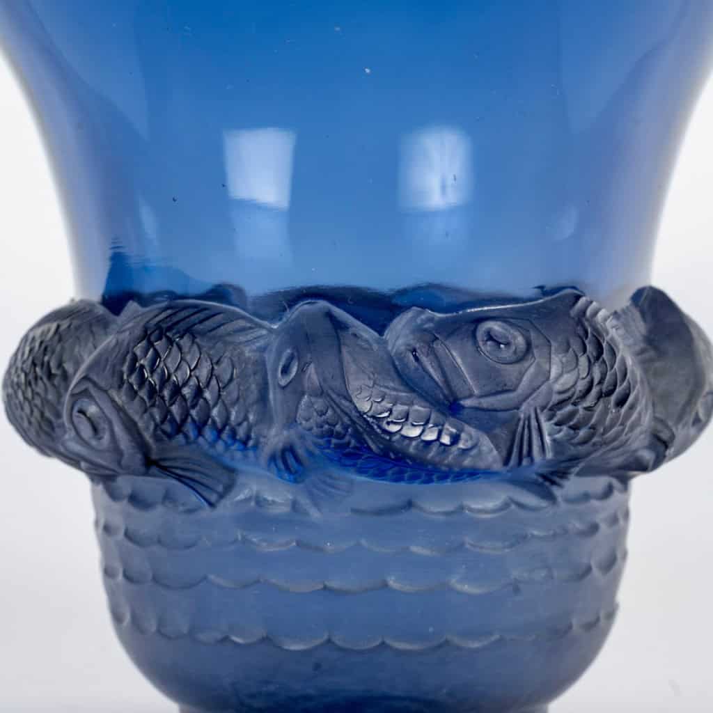 1930 René Lalique – Vase Piriac Verre Bleu Saphir Patiné Blanc 6