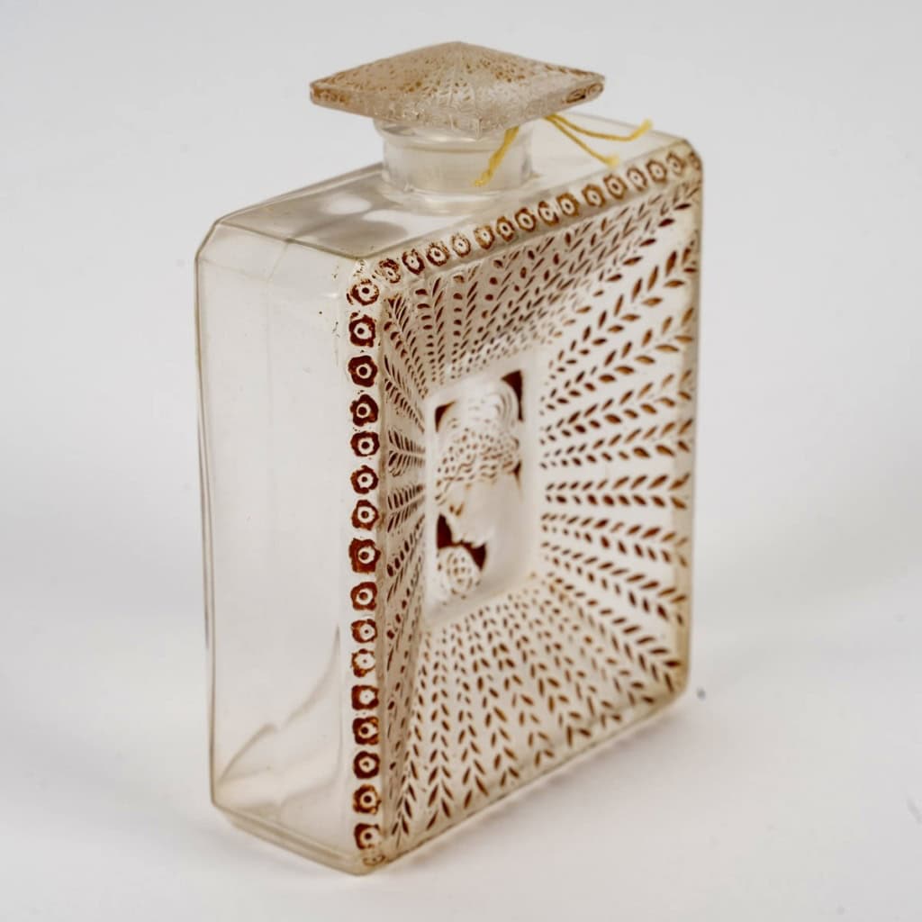 1925 René Lalique – Flacon La Belle Saison Verre Blanc Patiné Sépia pour Houbigant 7
