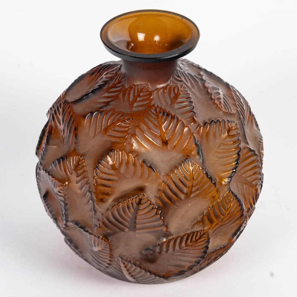 1926 René Lalique – Vase Ormeaux Verre Ambre 5