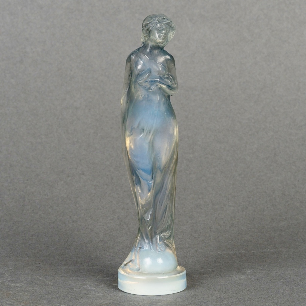 1912 René Lalique – Statuette Moyenne Voilée Verre Opalescent Patiné Bleu 3