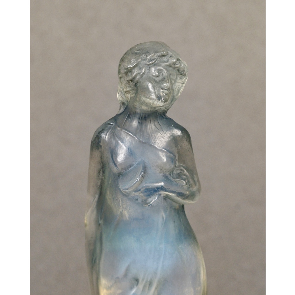 1912 René Lalique – Statuette Moyenne Voilée Verre Opalescent Patiné Bleu 7