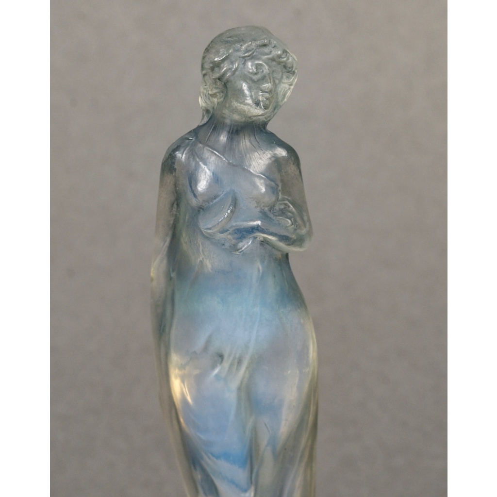 1912 René Lalique – Statuette Moyenne Voilée Verre Opalescent Patiné Bleu 8