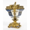 Coupe en porcelaine de Chine du 18ème siècle, monture en bronze doré. 19