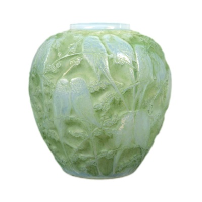 1919 – René Lalique : Vase « Perruches » Opalescent