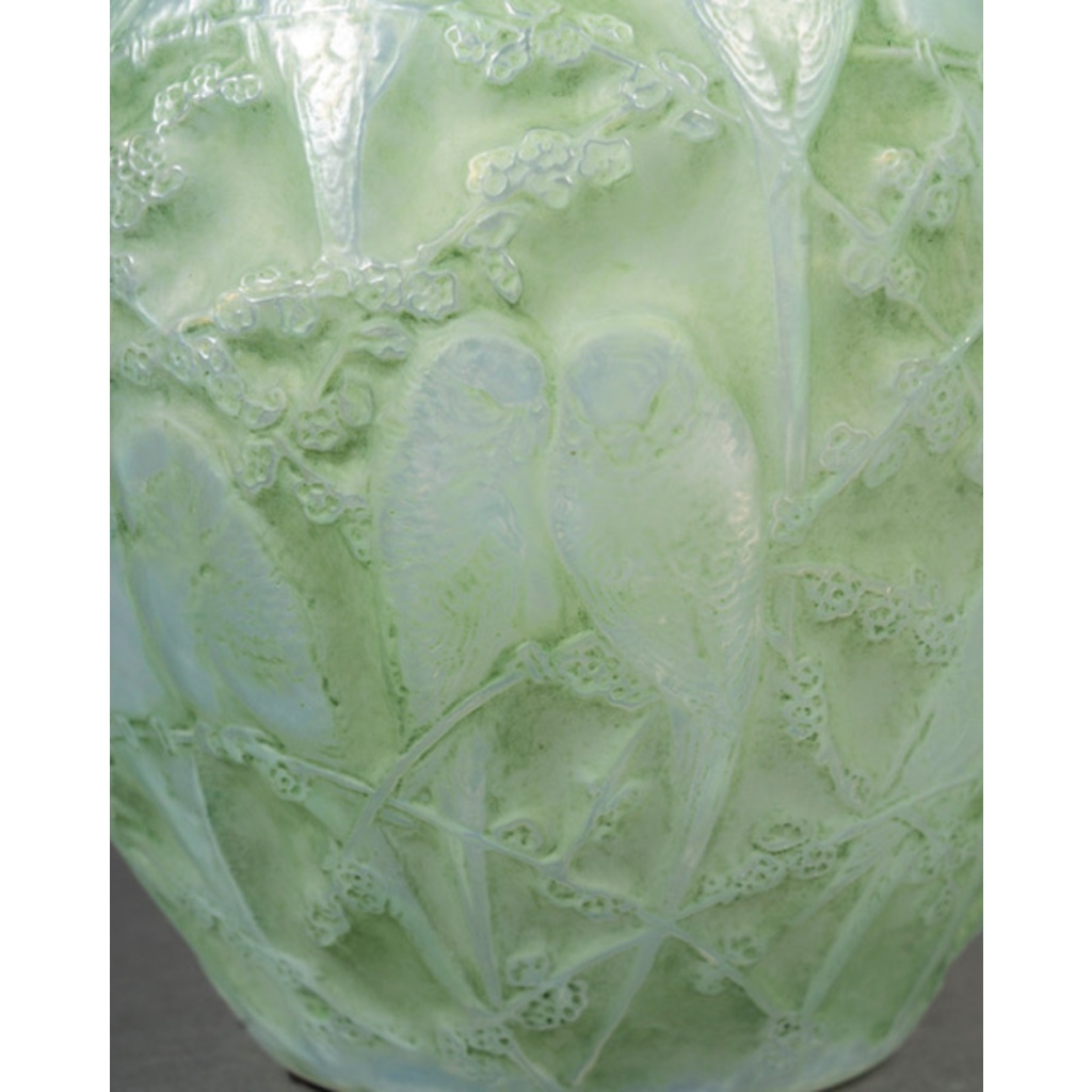 1919 – René Lalique : Vase « Perruches » Opalescent 9