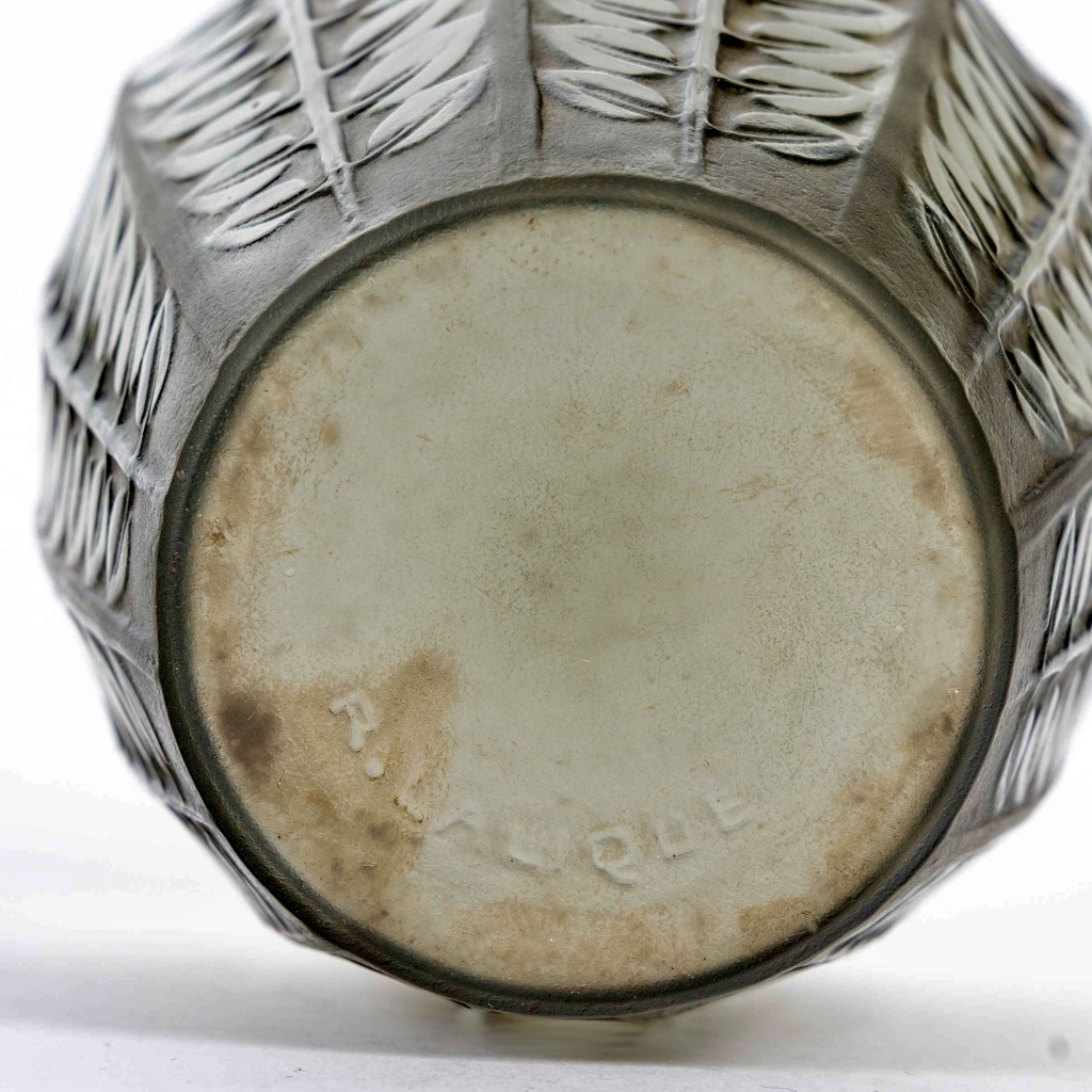 1924 René Lalique – Vase Tournai Verre Gris Fumé Patiné Sépia 8