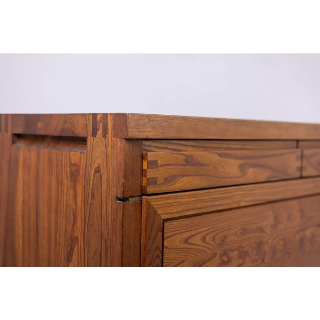 Pierre Chapo. Buffet modèle « R08 » en orme blond, à 2 portes. Circa 1964. LS62991858 11