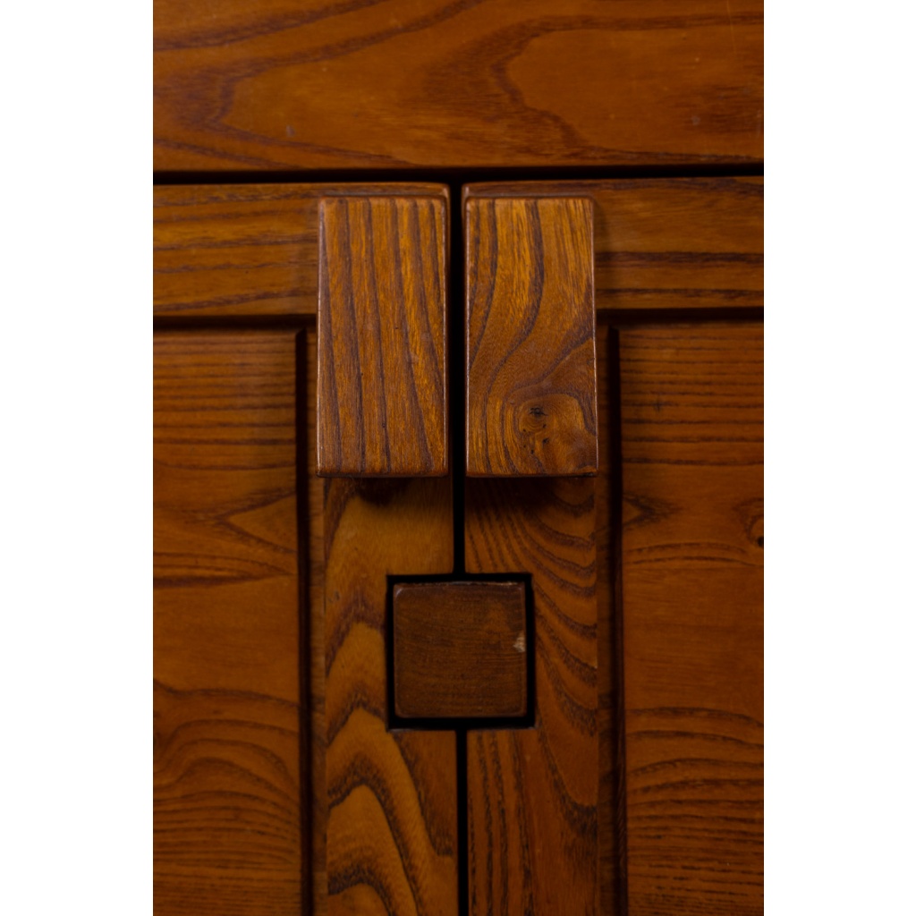 Pierre Chapo. Buffet modèle « R08 » en orme blond, à 2 portes. Circa 1964. LS62991858 9