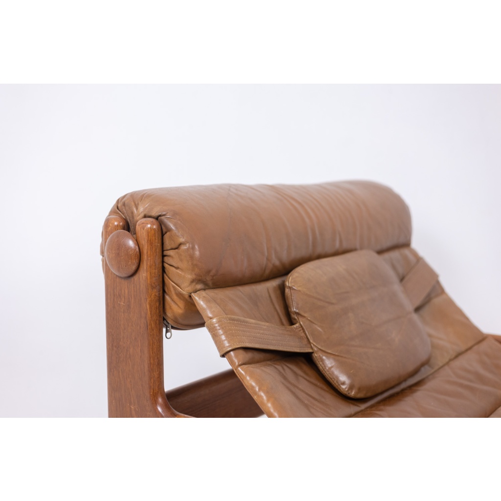 Fauteuil lounge et son ottoman, en orme blond et cuir. Années 1970 LS61501217 8