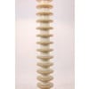 Ettore Sottsass. Lampadaire en bois laqué blanc et beige. Années 1980-90. LS6578809 18