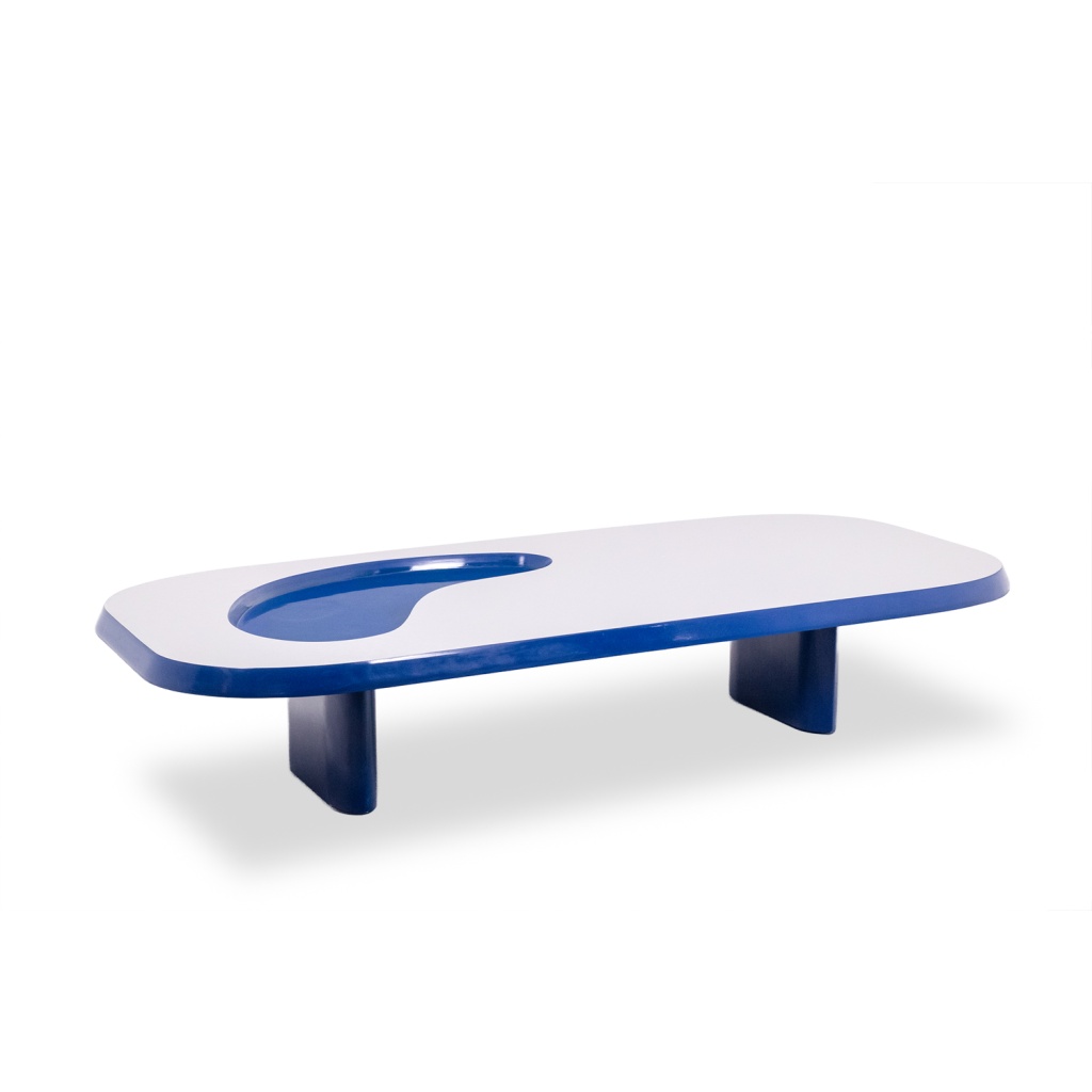 Table basse de forme organique en aluminium et laque. Contemporain. LS65003009M 3