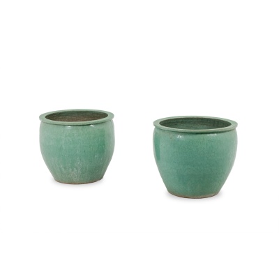 Paire de chevets ou bouts de canapé en laiton, verre et miroir. Années 70. LS6566387U